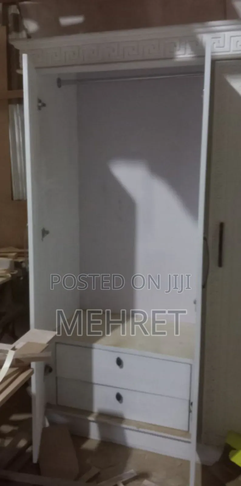 Discount 
Luxury Closet
1.5 X 2m
High Quality