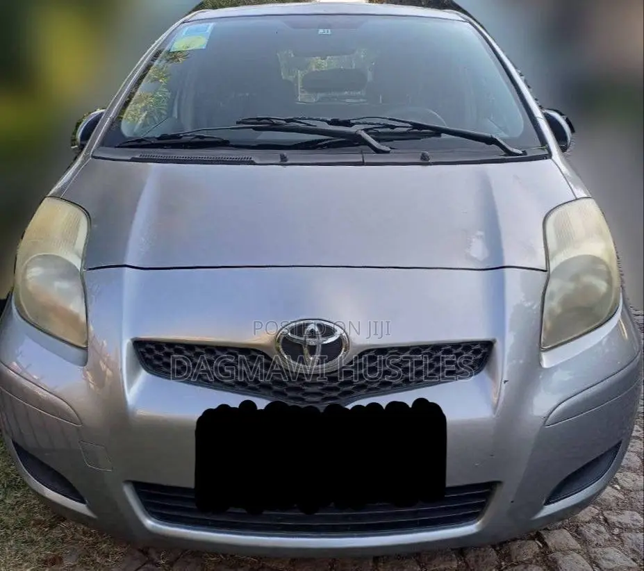 Toyota Yaris 2010 Gray