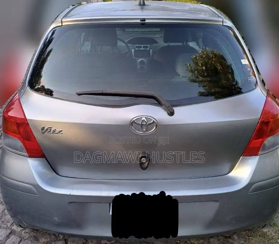 Toyota Yaris 2010 Gray