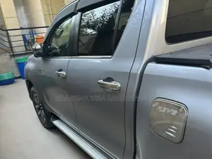 Toyota Hilux 2020 Silver
