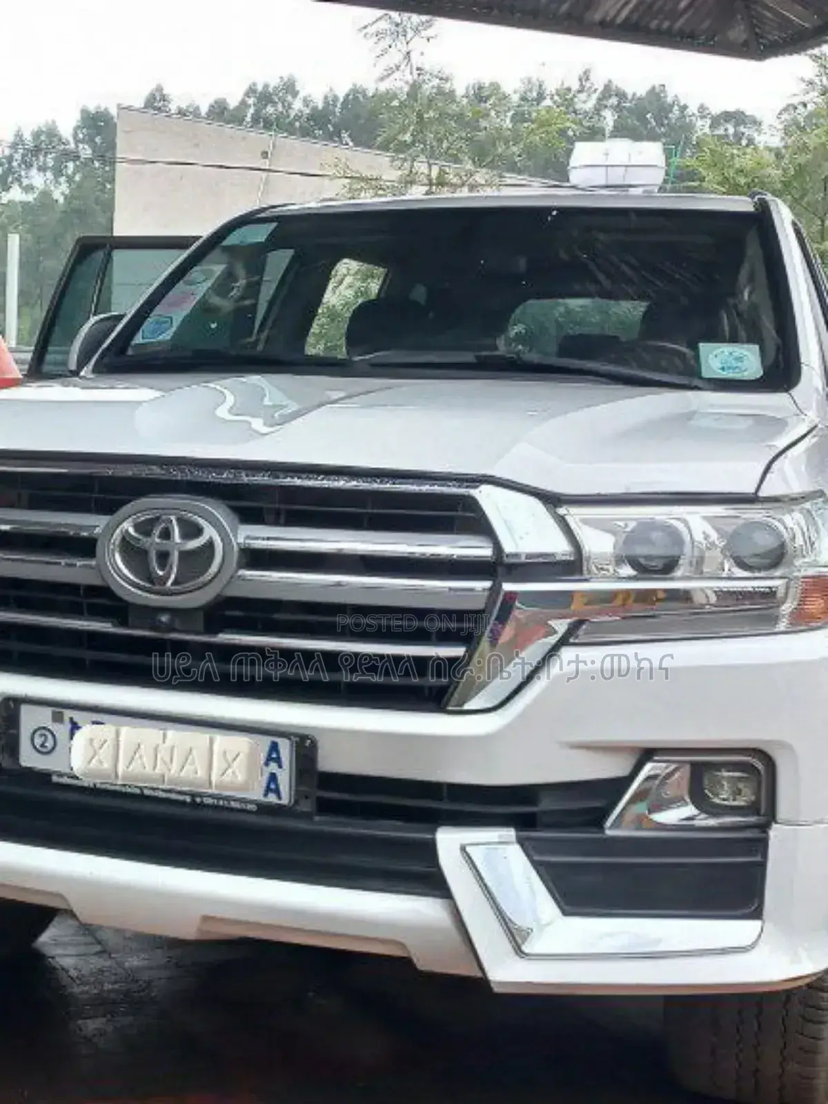 Toyota Land Cruiser 2011 White