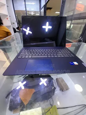 Photo - New Laptop Lenovo Ideapad 3 16GB Intel Core I7 SSD 1T