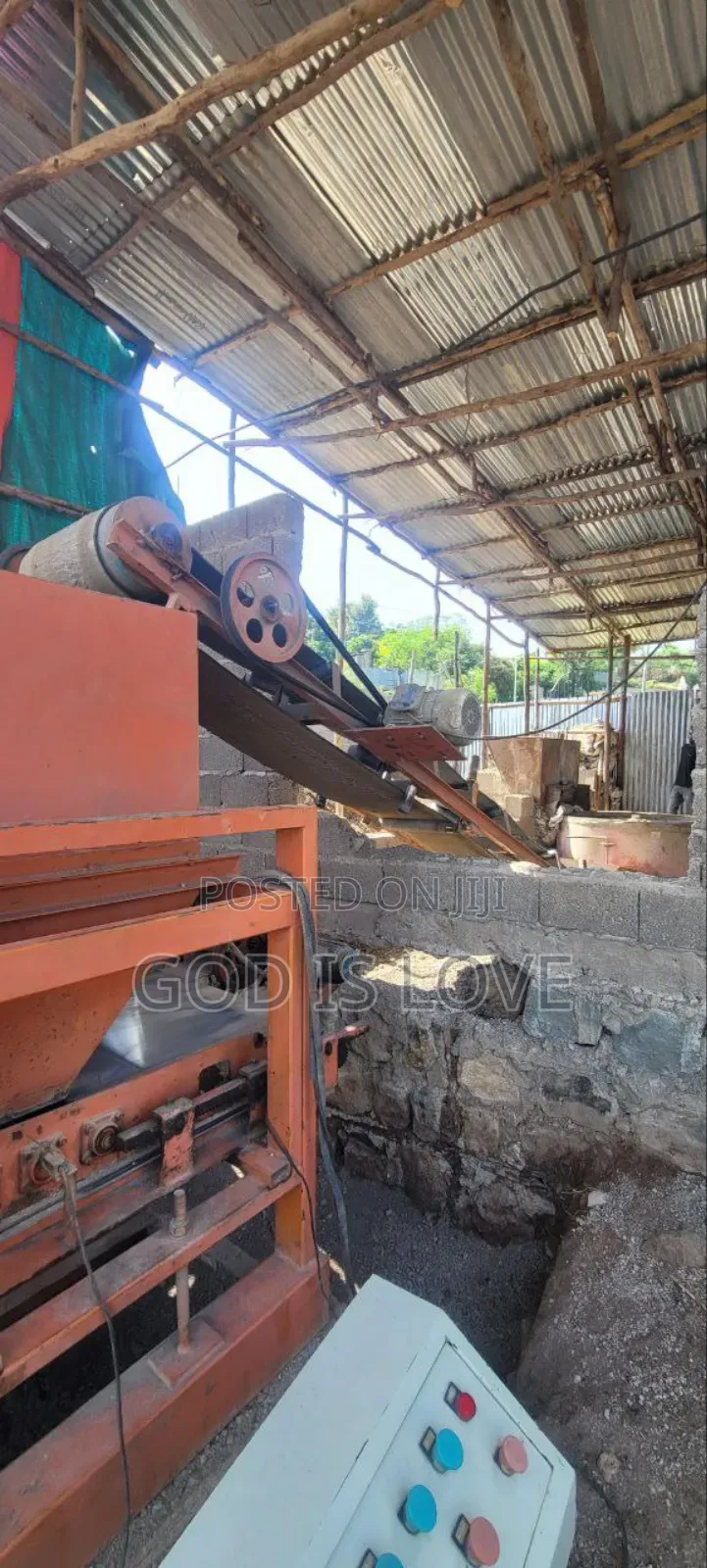 የሚሸጥ የብሎኬት ማሽን 
Shangai Brand