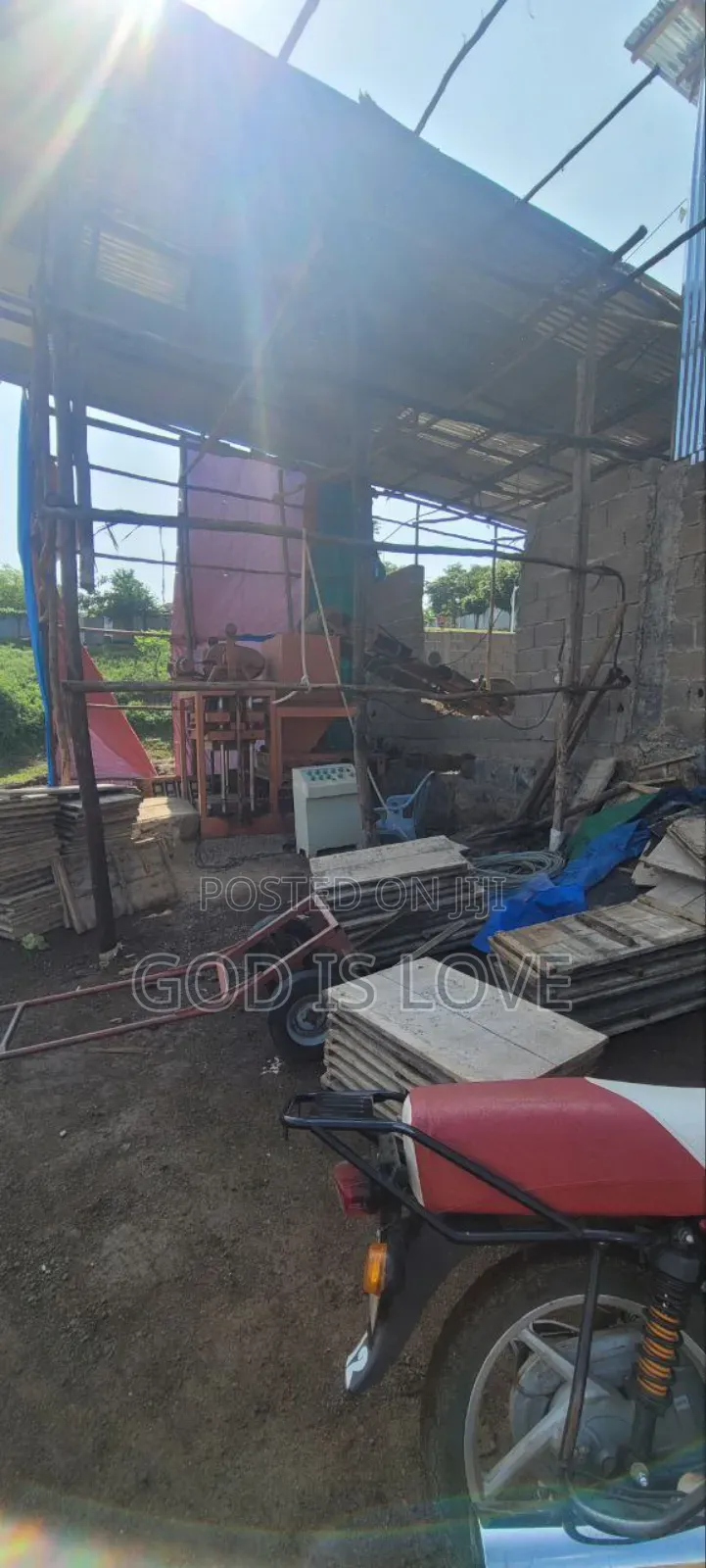 የሚሸጥ የብሎኬት ማሽን 
Shangai Brand