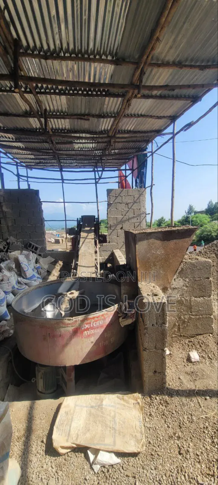 የሚሸጥ የብሎኬት ማሽን 
Shangai Brand