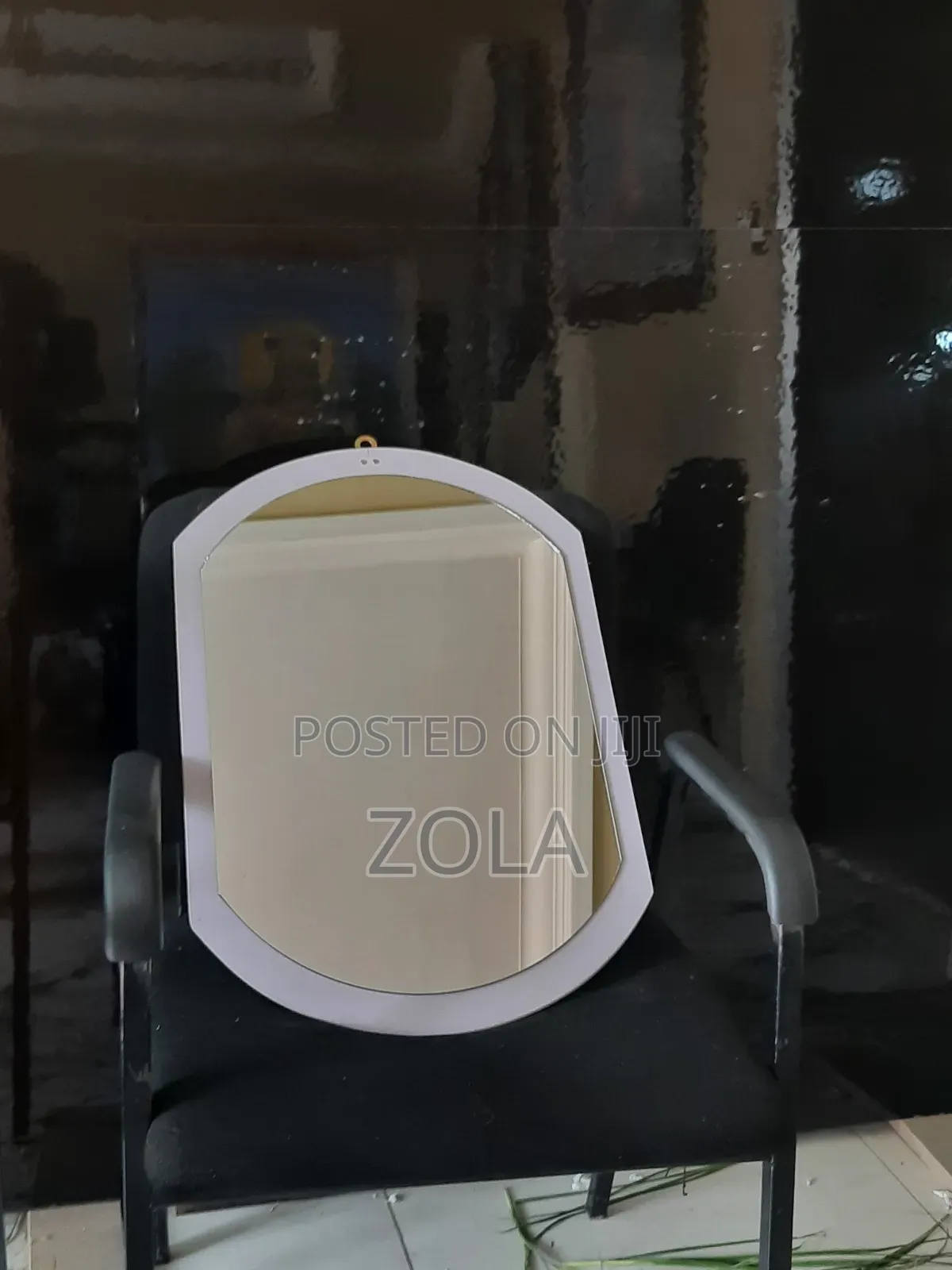 Mirror  መስታወት  ልዩ የገና የበአል ቅናሽ  