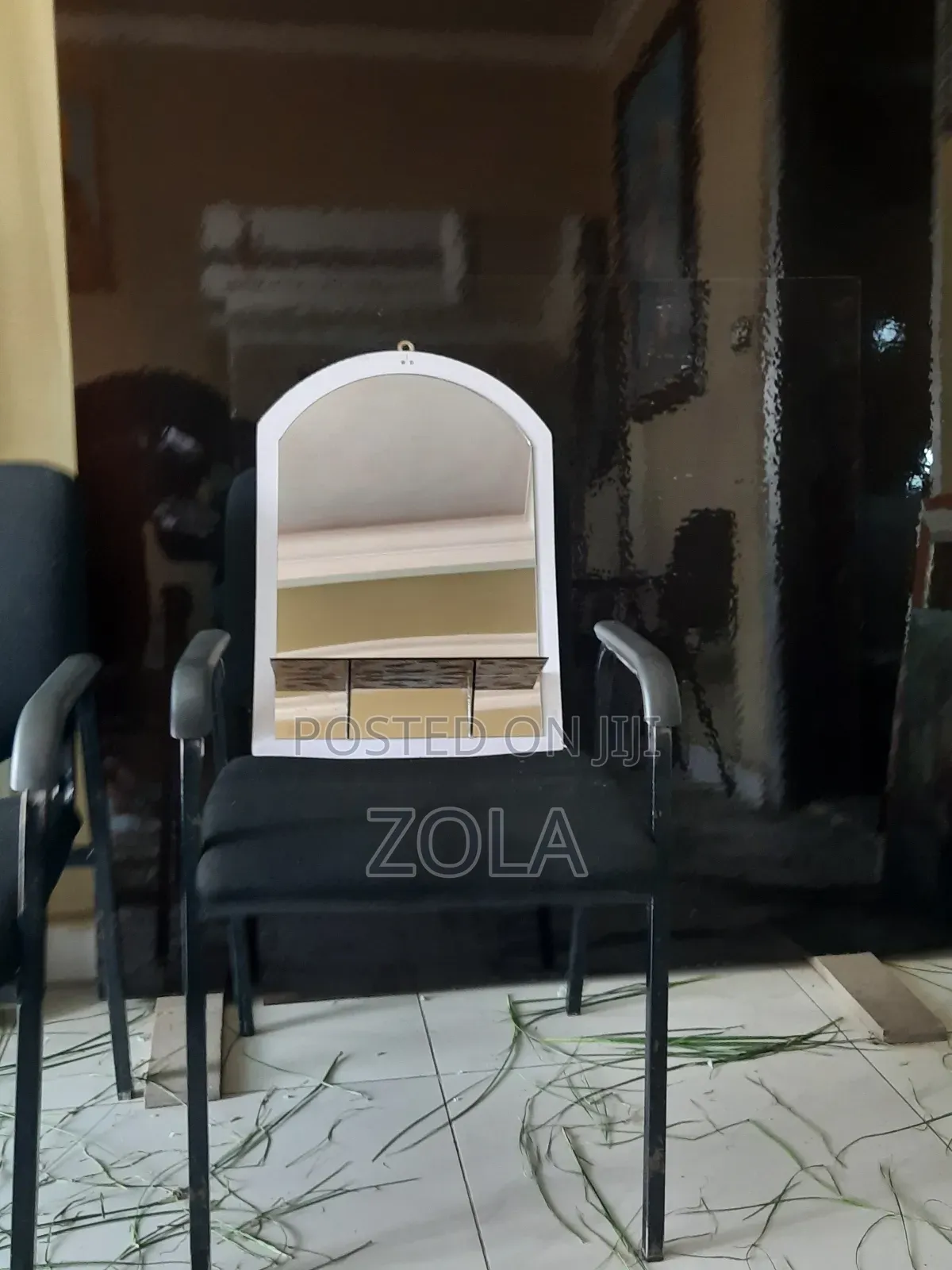 Mirror  መስታወት  ልዩ የገና የበአል ቅናሽ  