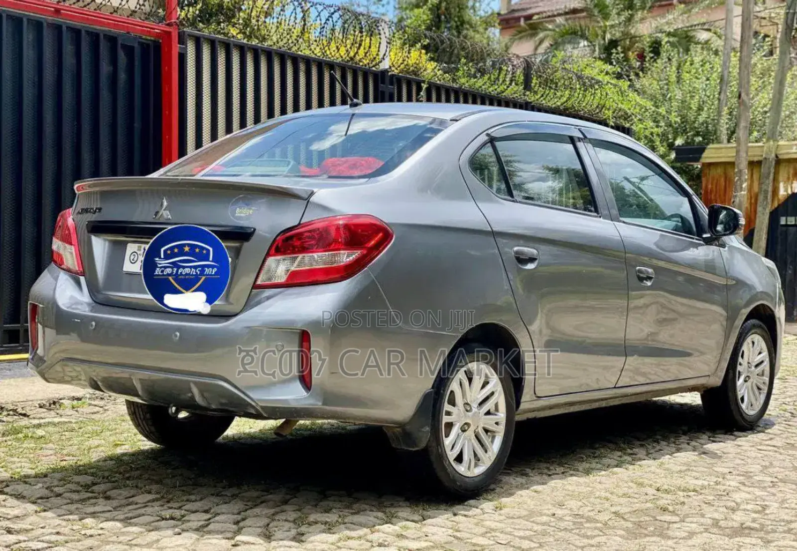 Mitsubishi Attrage 2022 Gray