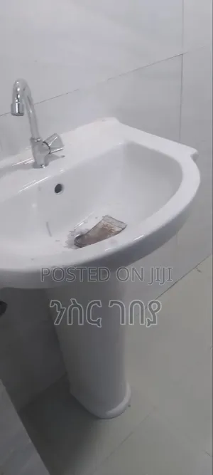 Furnished 2bdrm Condo in Ayat Mekedonia/Kibr, Yeka for rent