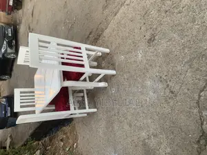 ዉብ እና ዘመናዊ ባለ አራት መቀመጫ የምግብ ጠረጼዛ ለማግኘት ይደዉሉ