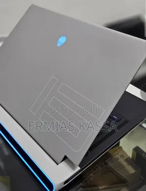 New Laptop Alienware M17x R2 32GB Intel Core I7 SSD 1T