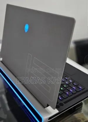 New Laptop Alienware M17x R2 32GB Intel Core I7 SSD 1T