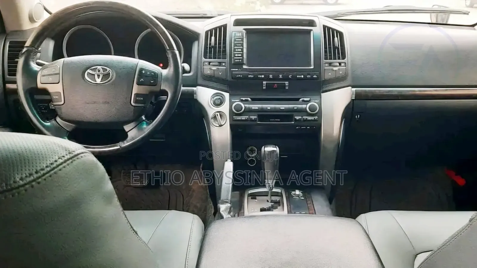 Land Cruiser V8 for Rent