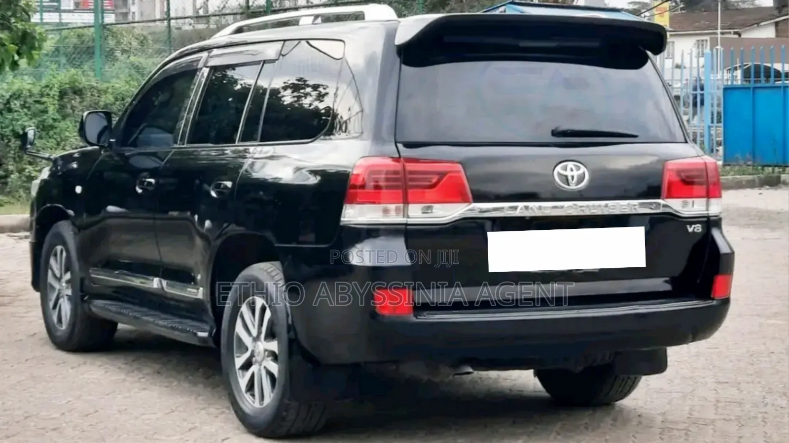 Land Cruiser V8 for Rent