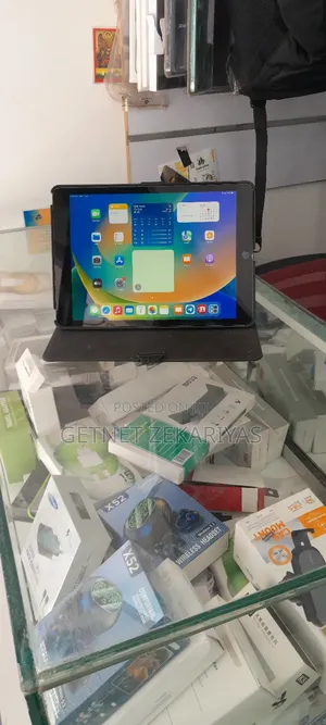 Photo - New Apple iPad 10.2 (2021) 64 GB