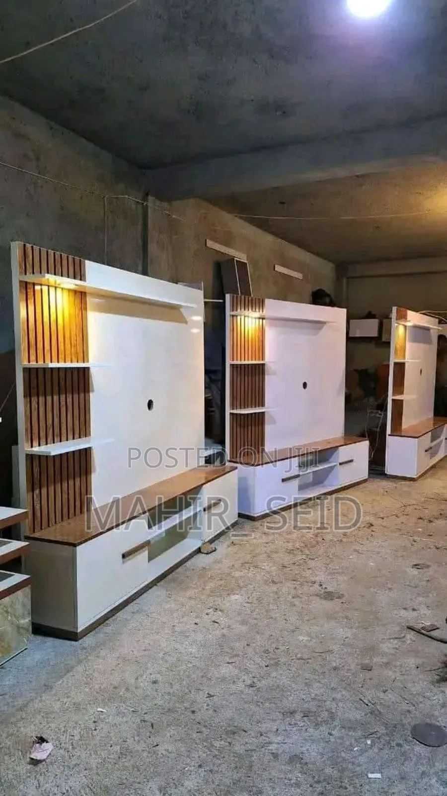 Ultra Modern TV Standsእጅግ ዘመናዊ የቲቪ ስታንዶች