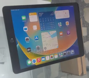 Photo - New Apple iPad 10.2 (2019) 64 GB Gray