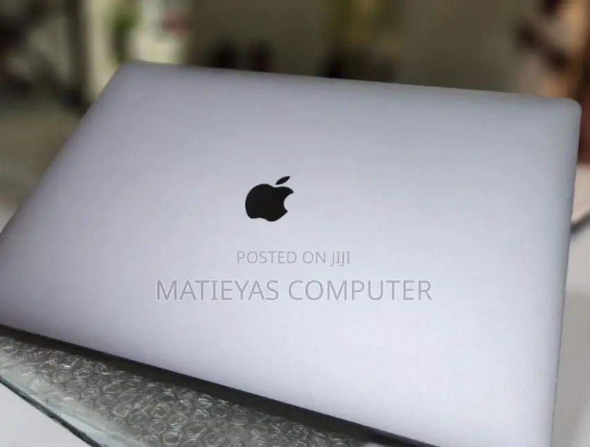 New Laptop Apple MacBook Pro 2019 16GB Intel Core I7 SSD 512GB