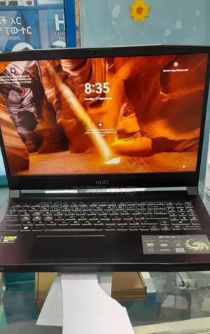 New Laptop MSI Crosshair 15 B12U 16GB Intel Core I7 SSD 512GB