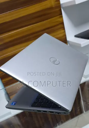 New Laptop Dell Precision 15 5540 16GB Intel Core I7 SSD 512GB