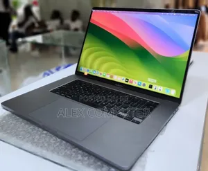 New Laptop Apple MacBook Pro 2019 16GB Intel Core i7 SSD 512GB