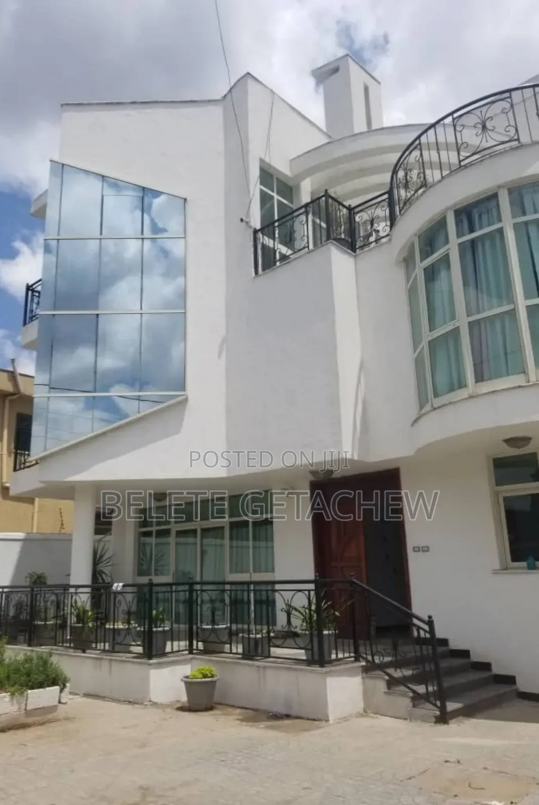 10bdrm House in Cmc Sunshine, Luxury, Bole for sale