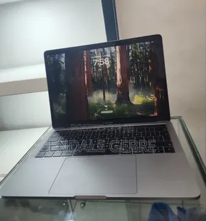 New Laptop Apple MacBook Pro 2018 8GB Intel Core I5 SSD 512GB