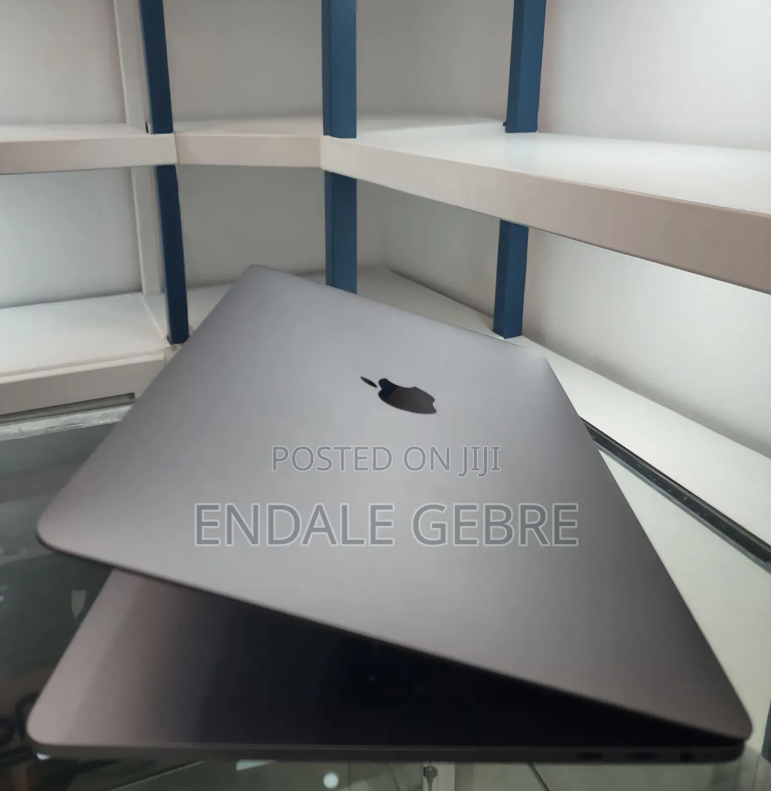 New Laptop Apple MacBook Pro 2018 8GB Intel Core I5 SSD 512GB