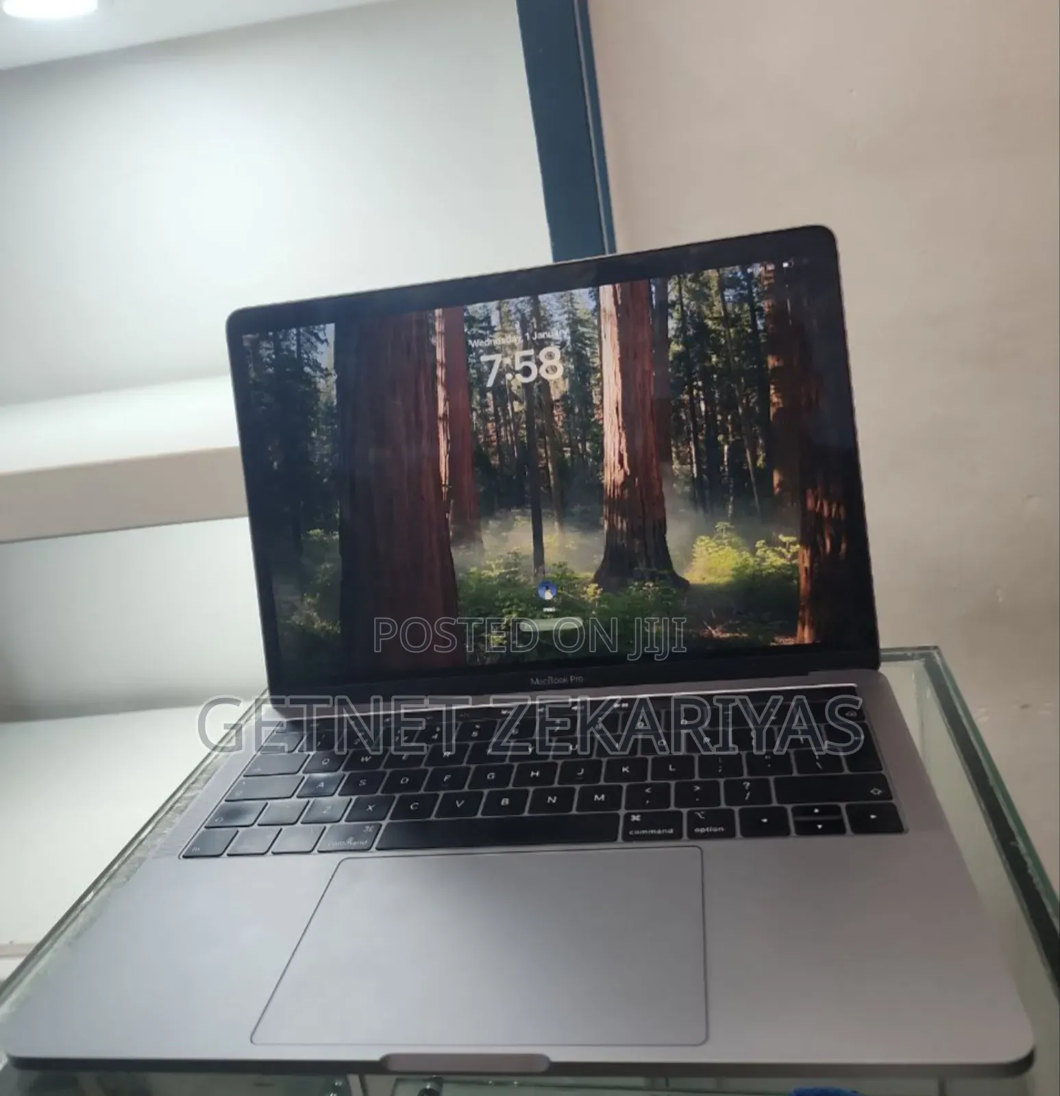 New Laptop Apple MacBook Pro 2018 8GB Intel Core I5 SSD 512GB