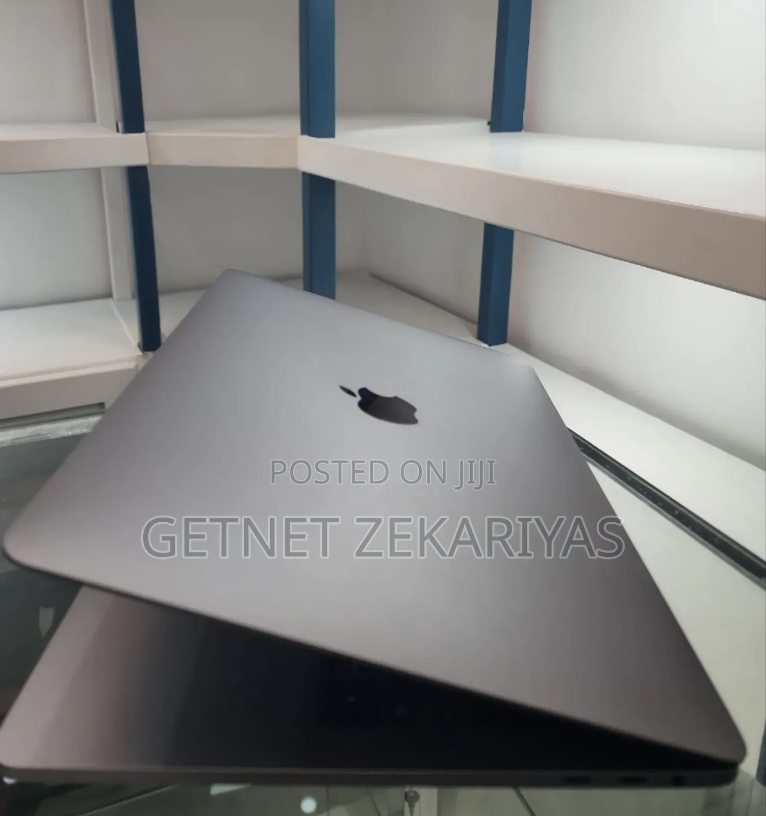 New Laptop Apple MacBook Pro 2018 8GB Intel Core I5 SSD 512GB