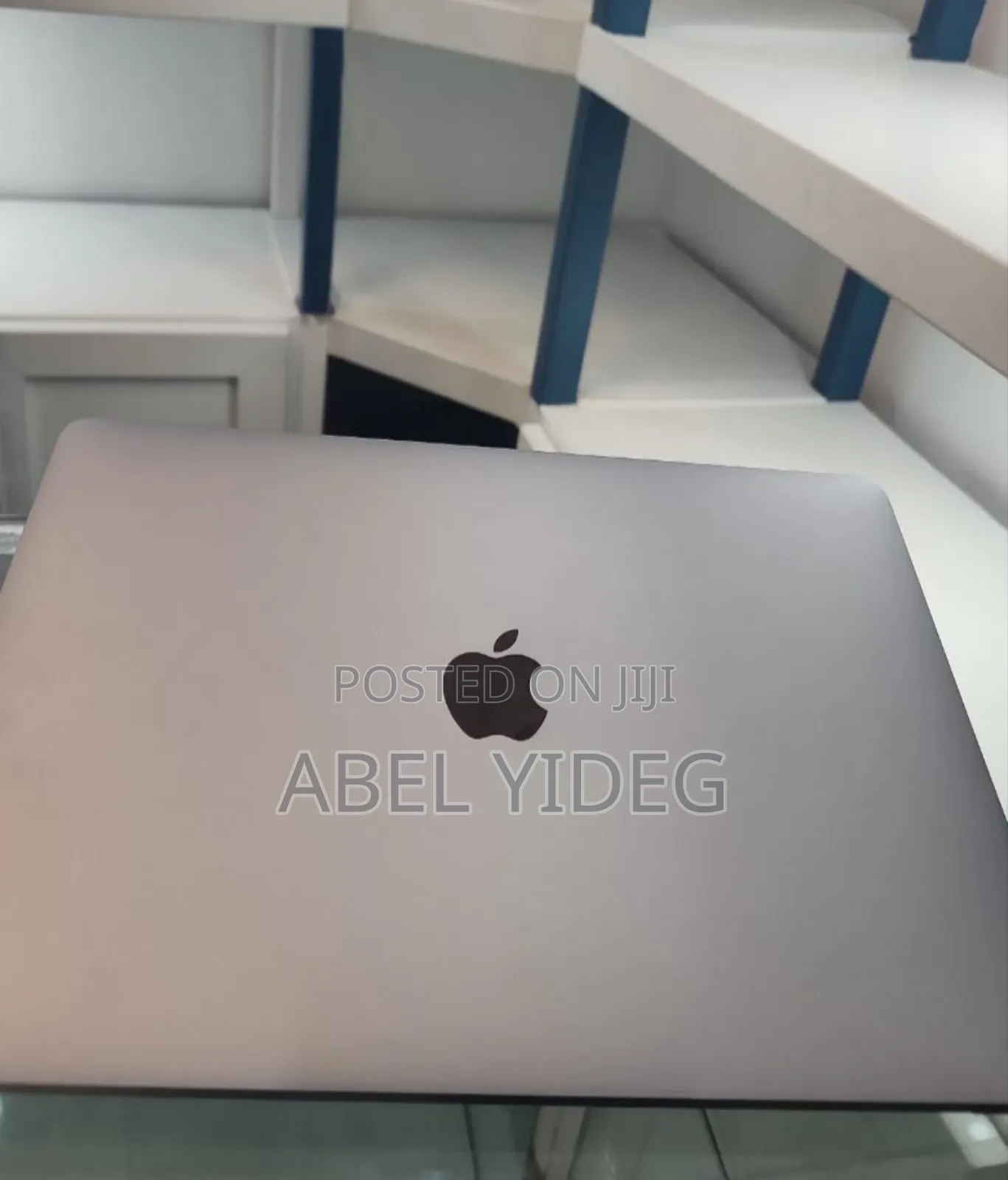 New Laptop Apple MacBook Pro 2018 8GB Intel Core I5 SSD 512GB