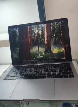 New Laptop Apple MacBook Pro 2018 8GB Intel Core I5 SSD 512GB