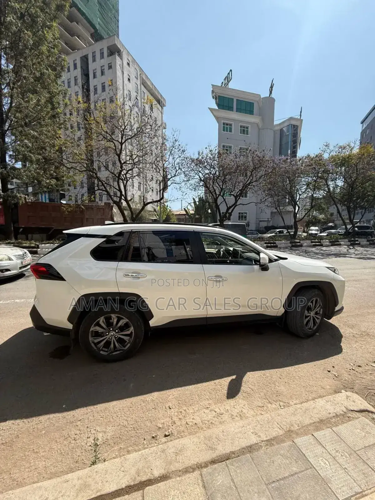Toyota RAV4 2022 White