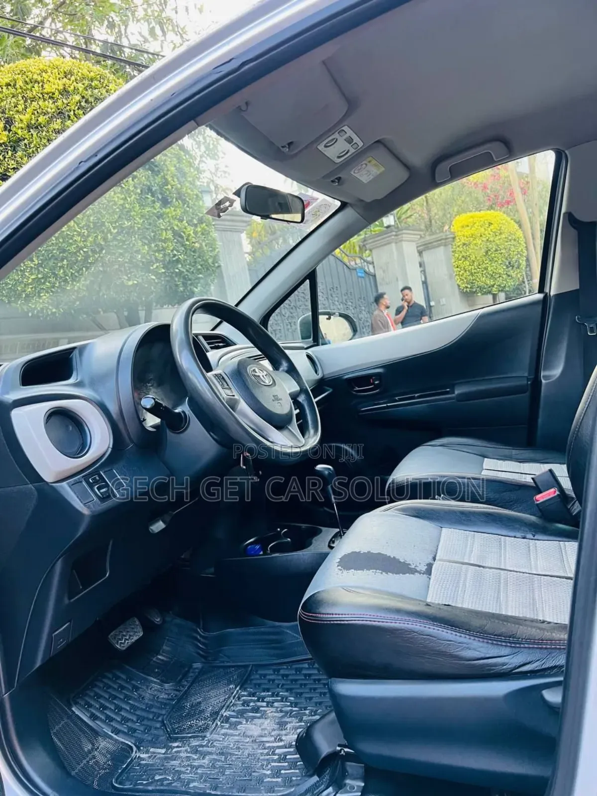 Toyota Yaris 2013 Silver