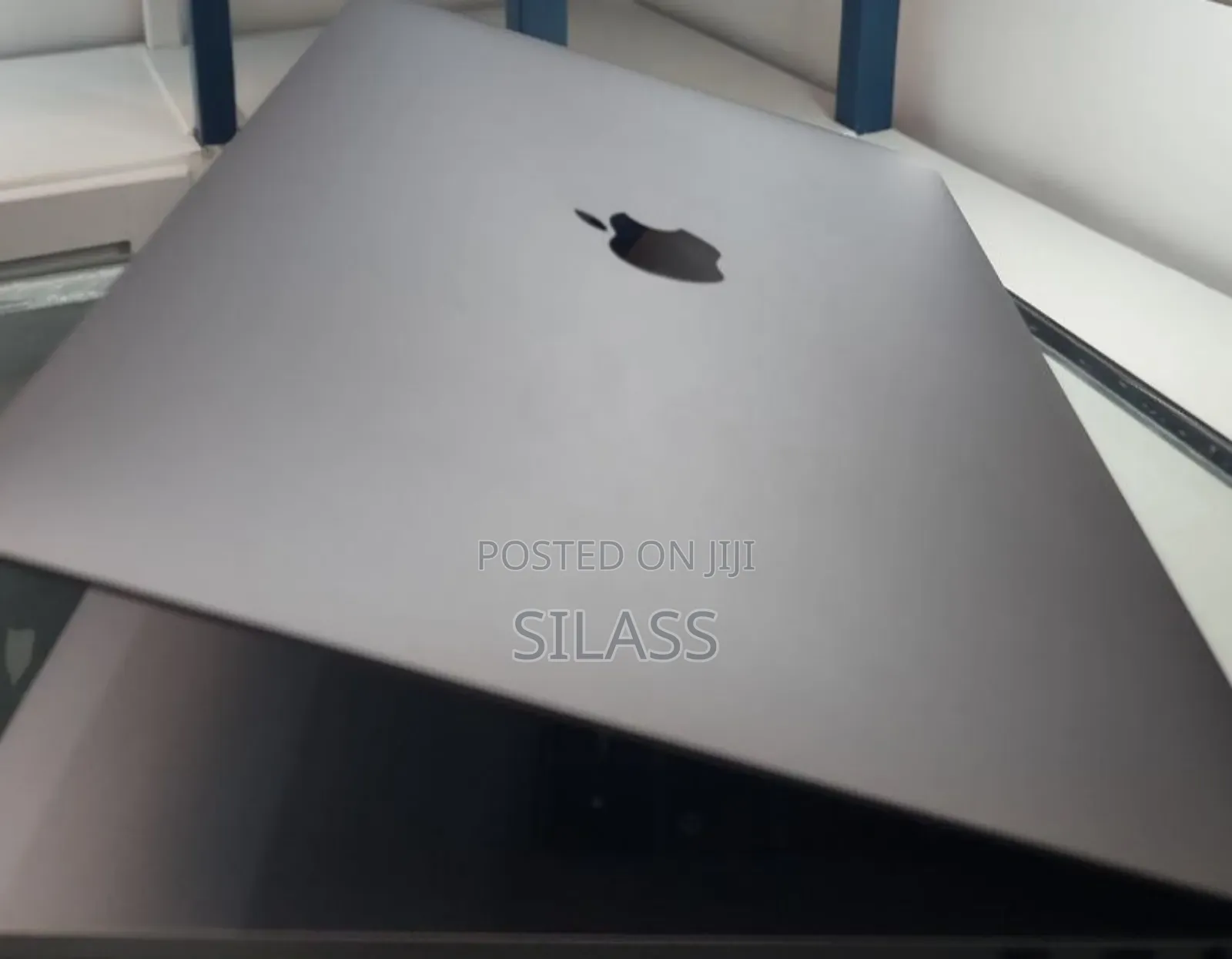 Laptop Apple MacBook Pro 2018 8GB Intel Core I5 SSD 512GB