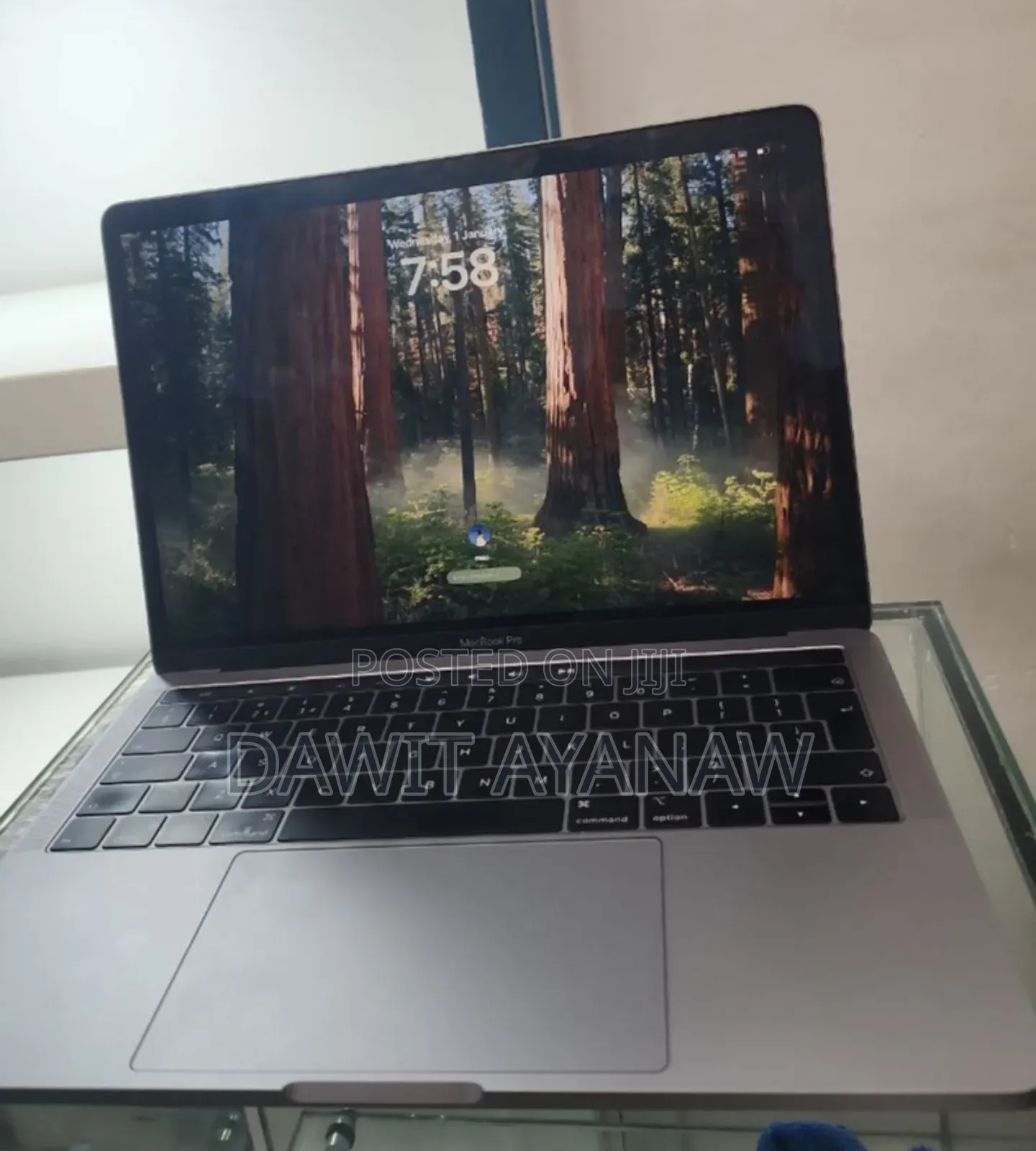 New Laptop Apple MacBook Pro 2018 8GB Intel Core I7 SSD 512GB