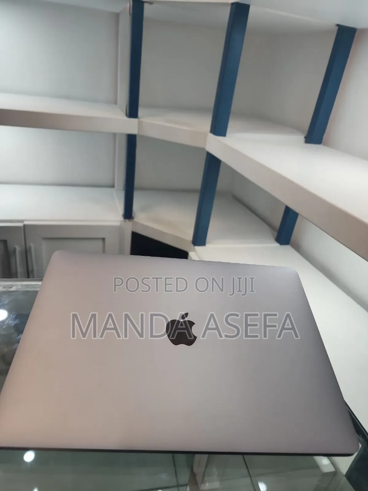 New Laptop Apple MacBook Pro 2018 8GB Intel Core I5 SSD 512GB