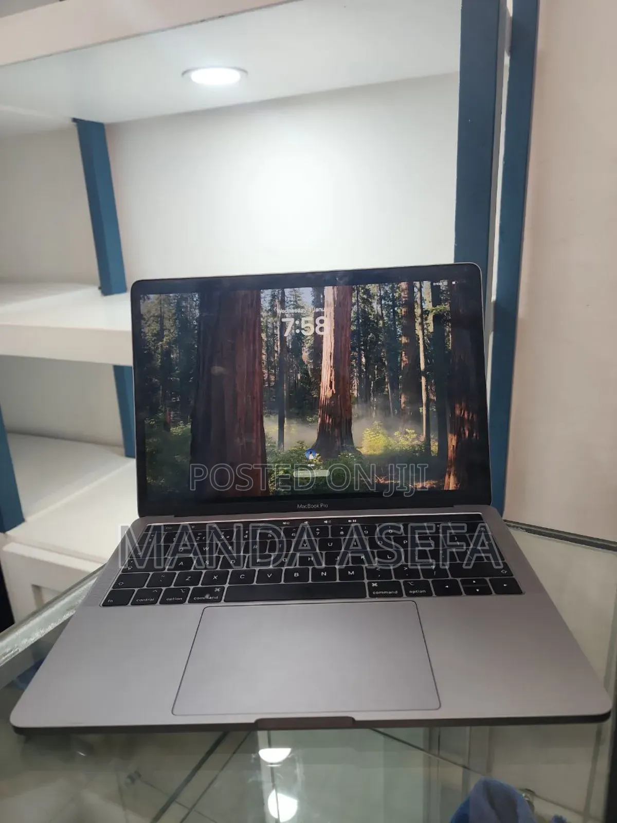 New Laptop Apple MacBook Pro 2018 8GB Intel Core I5 SSD 512GB