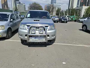 Toyota Hilux 2011 Silver