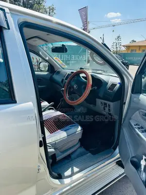 Toyota Hilux 2011 Silver