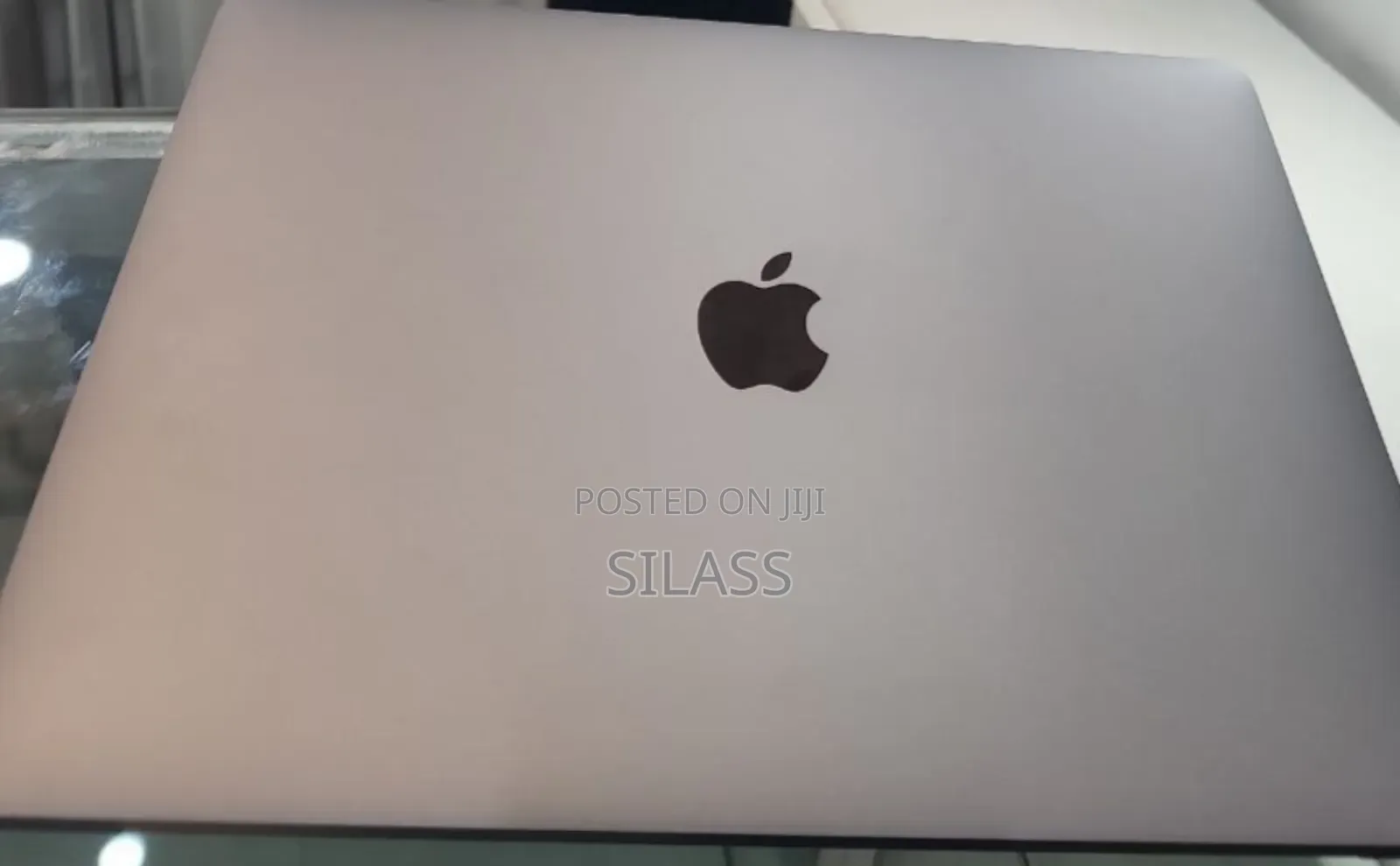 New Laptop Apple MacBook Pro 2018 8GB Intel Core I5 SSD 512GB