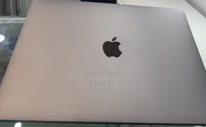 New Laptop Apple MacBook Pro 2018 8GB Intel Core I5 SSD 512GB