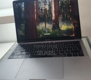 New Laptop Apple MacBook Pro 2018 8GB Intel Core I5 SSD 512GB