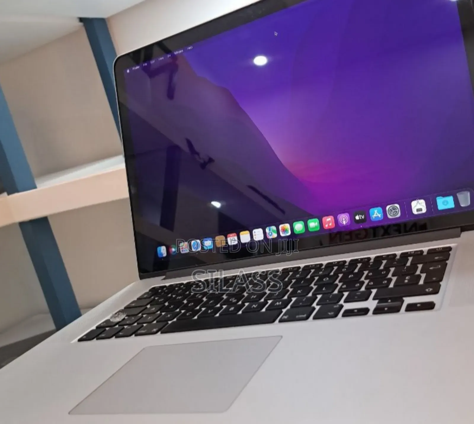New Laptop Apple MacBook Pro 2018 8GB Intel Core I5 SSD 512GB