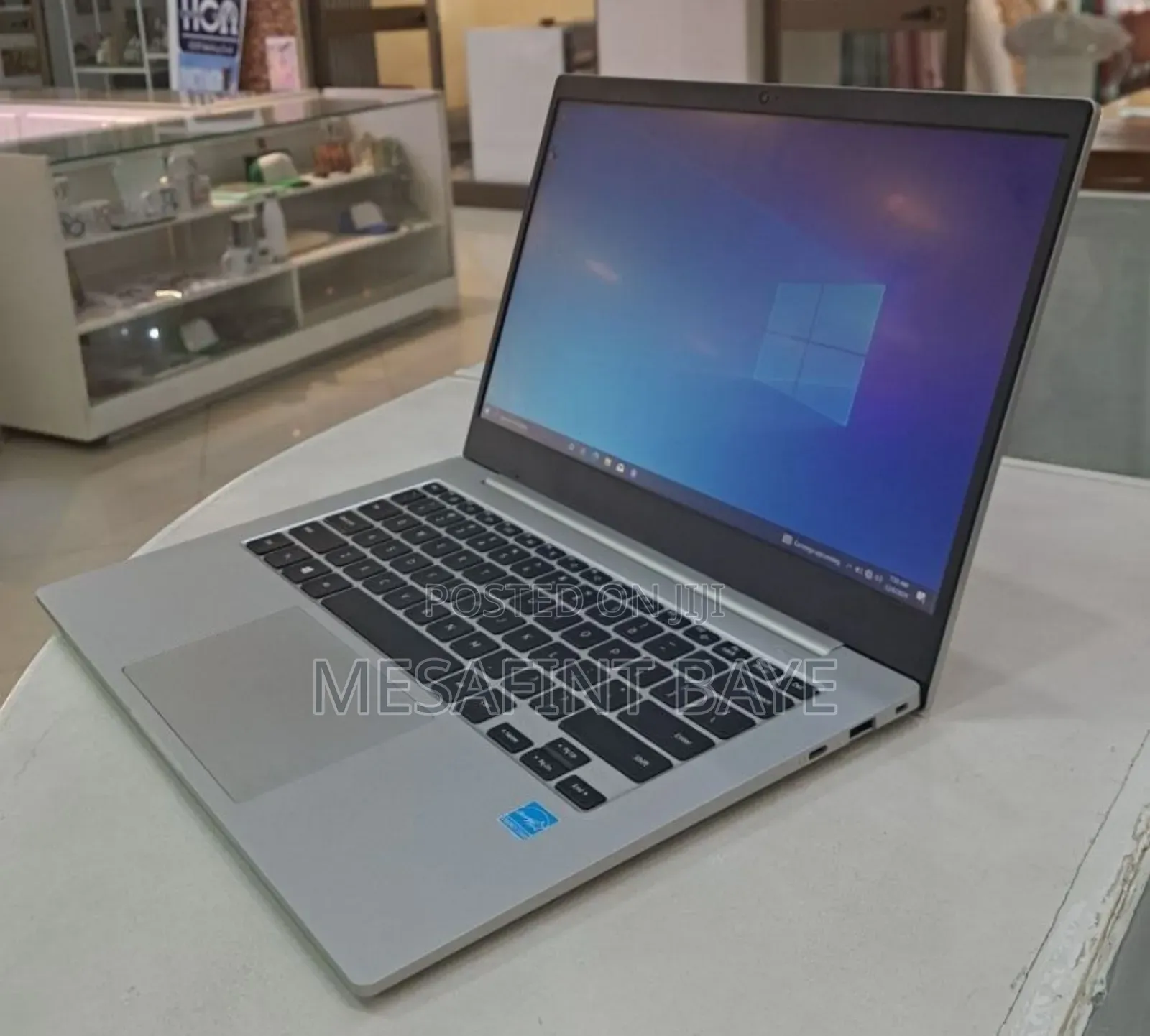 New Laptop Samsung 4GB Intel Core I3 SSD 128GB