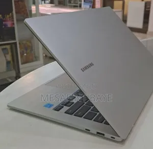 New Laptop Samsung 4GB Intel Core I3 SSD 128GB