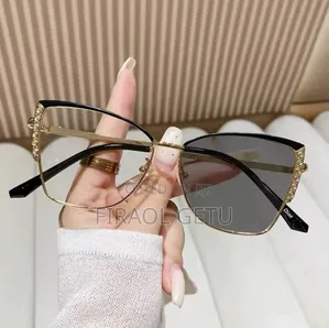 Photo - Fashion Cat Eye Glasses Ultra-Light Glasses