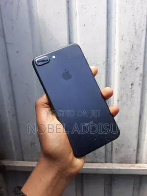Photo - Apple iPhone 7 Plus 128 GB Black