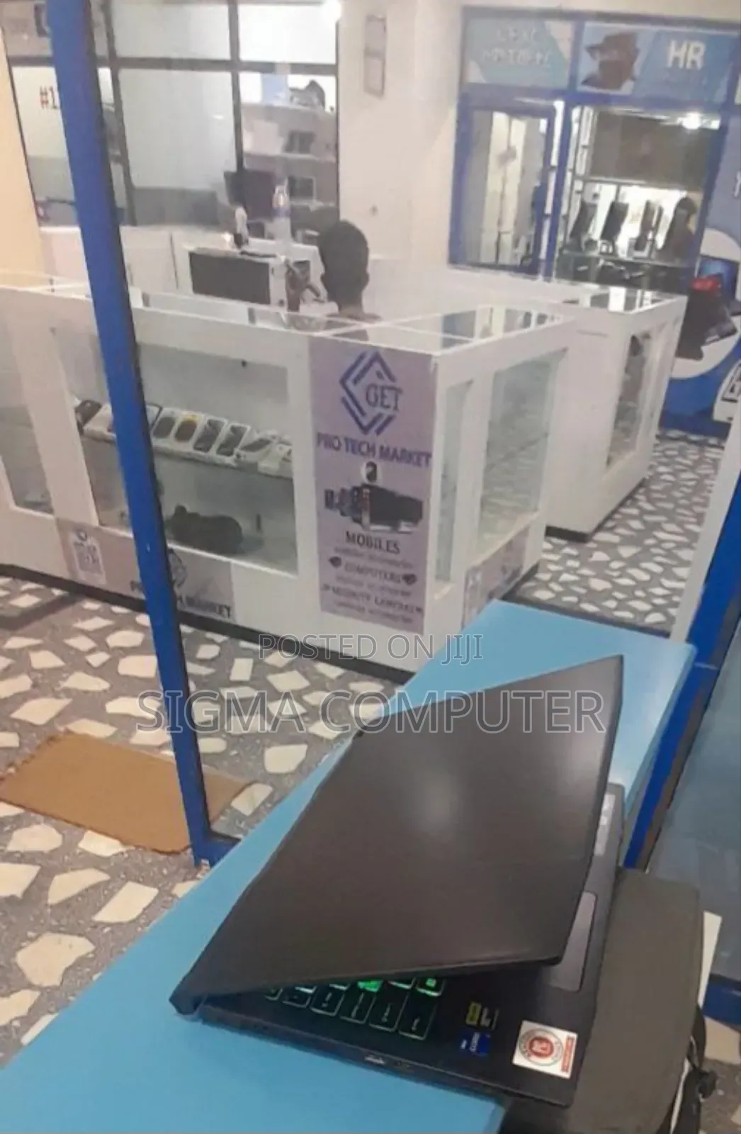 New Laptop MSI GP75 Leopard 16GB Intel Core I7 SSD 1T