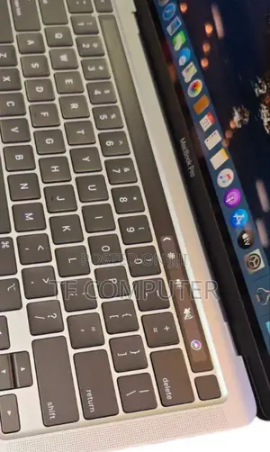 New Laptop Apple MacBook Pro 2020 16GB Intel Core I7 SSD 512GB